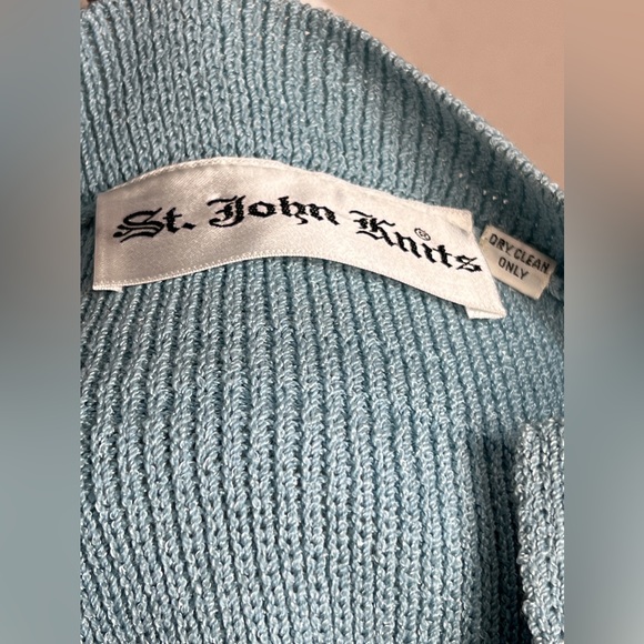 Vintage St John Knits sky blue cardigan with gold colored hammered buttons - Picture 2 of 6